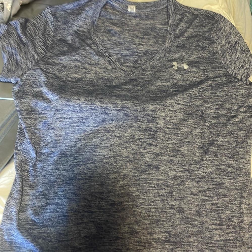 Like new Blue Marled Under Armour Dri Fit v-neck Large